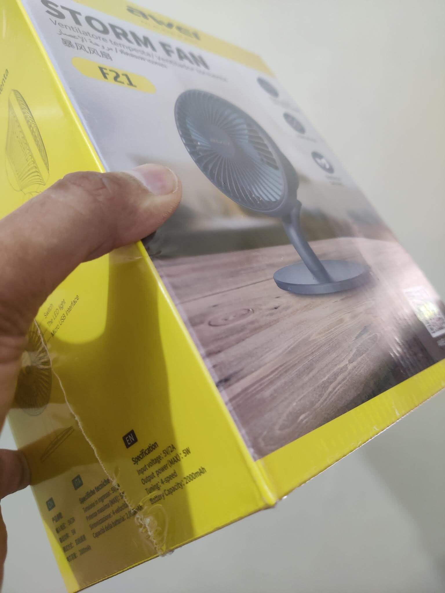 Original Awei storm fan f21 for desktop and table - white Original Awei storm fan f21 for desktop and table - white