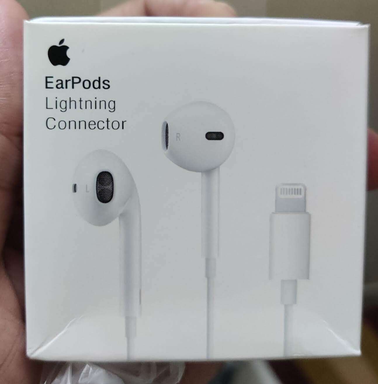 Original Apple EarPods with Lightning Connector for iPhone 7/ 7 Plus Headphone 8/ 8 Plus iPhone X iphone11 Earphone Original Apple EarPods with Lightning Connector for iPhone 7/ 7 Plus Headphone 8/ 8 Plus iPhone X iphone11 Earphone