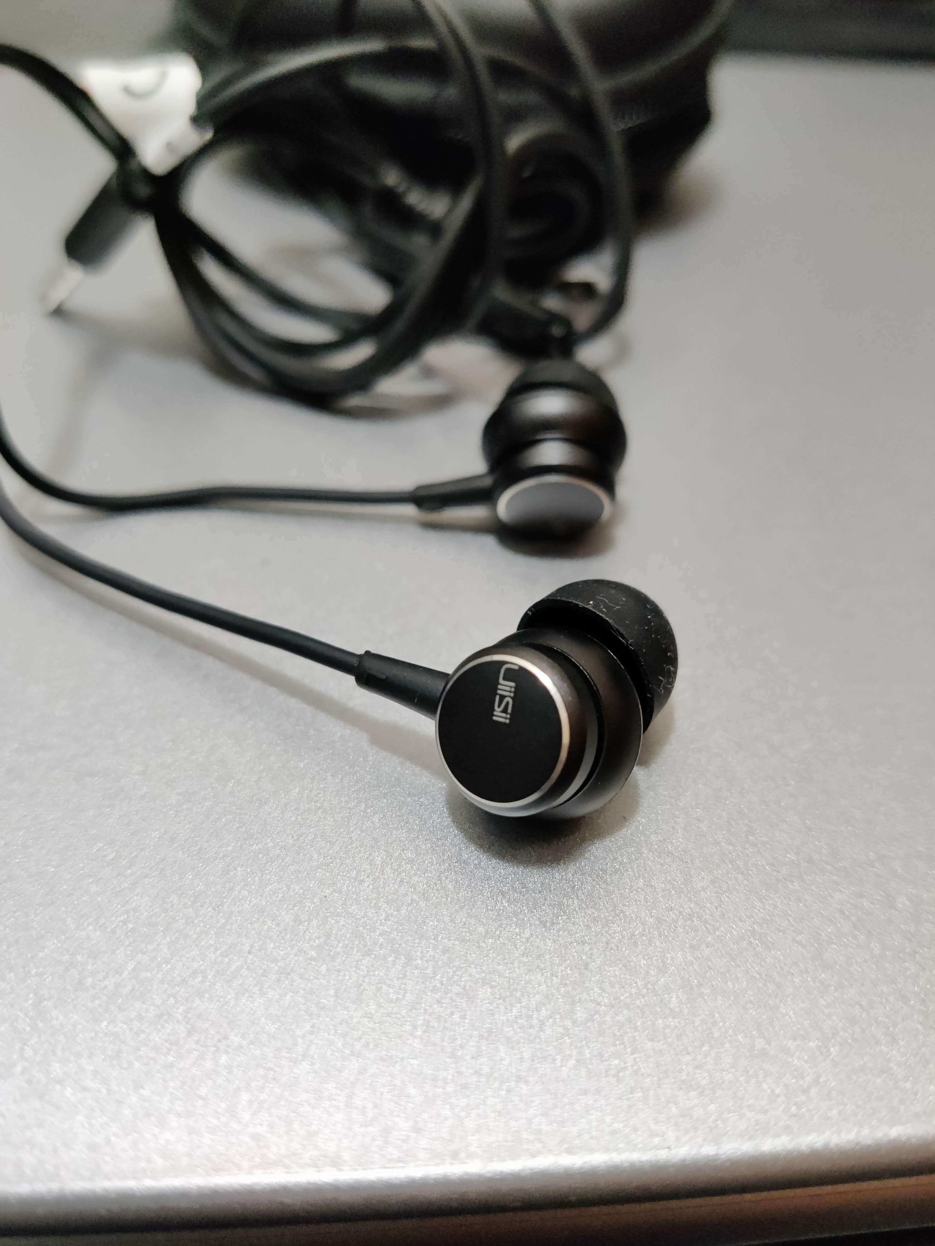 Original UIISII HM9 pro In-Ear Deep Earphones with pouch - black
