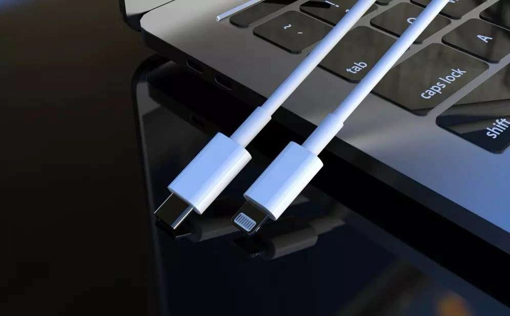 Original Apple USB-C to Lightning Cable 1M